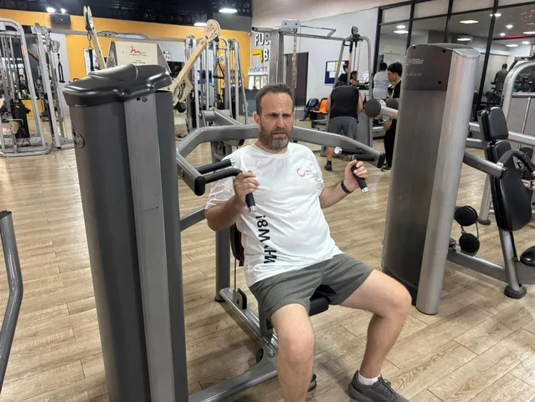 A guest training in the gym
